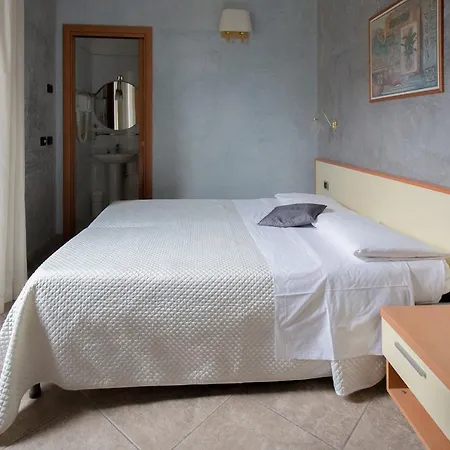 Hotel Angelica  Stazione Santa Maria Novella 2*