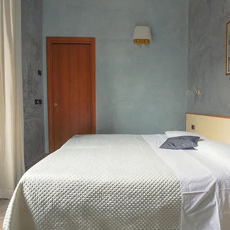 Angelica  Stazione Santa Maria Novella Hotel 2*